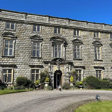 Hall * Moresby