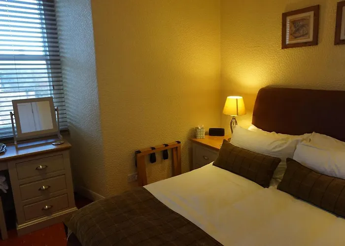 Hall Hétvégi ház *